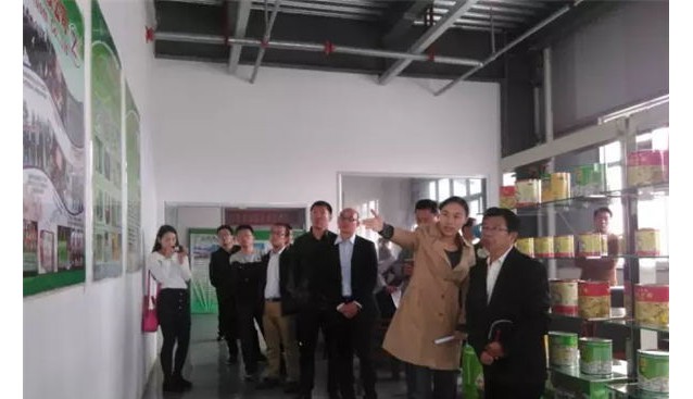 北京師范大學(xué)魏成龍教授等一行到河南世紀(jì)香食用菌基地參考交流