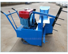 自走式柴油拌料機(jī) 翻堆機(jī) 翻料機(jī)