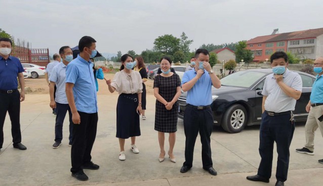 湖北省宜城市委常委、市政府副市長(zhǎng)蔡正方一行蒞臨裕山菌業(yè)視察指導(dǎo)工作